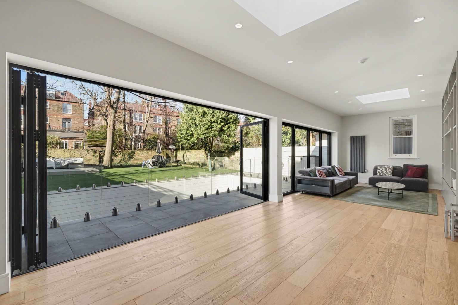 Elegant Garden Apartment in South Hampstead