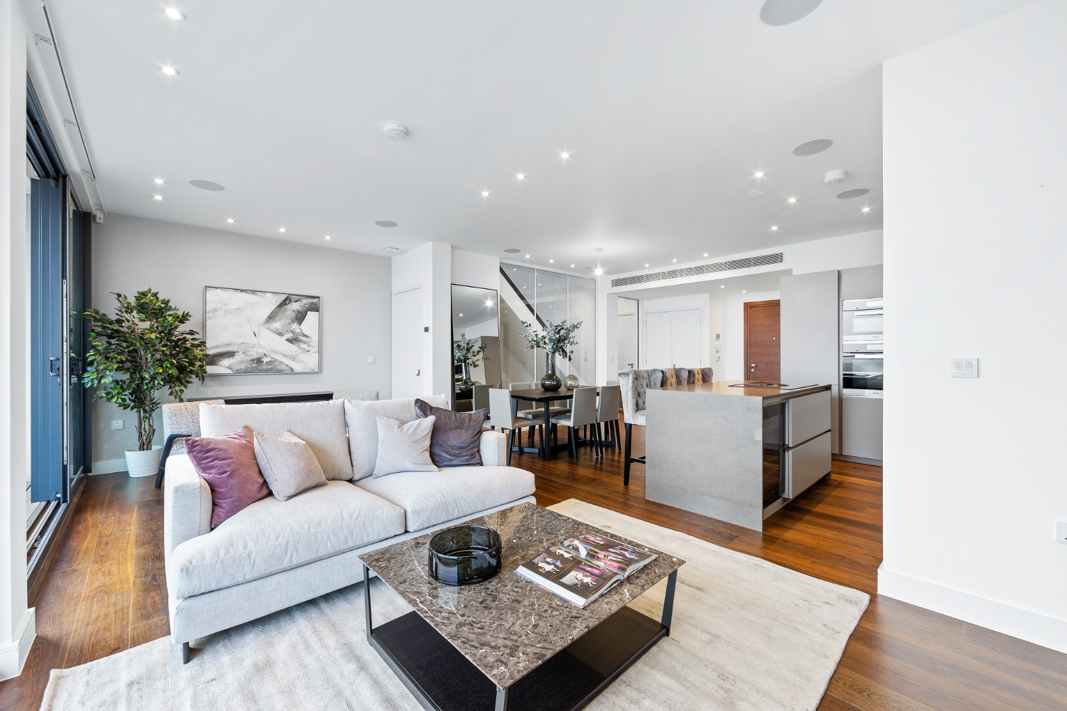 Penthouse Living with Panoramic Views in Centre Heights, Hampstead