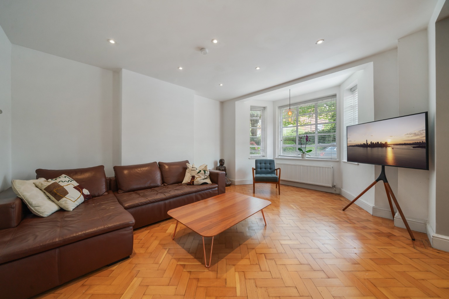 Turnkey Three-Bedroom Apartment in Hampstead Gate