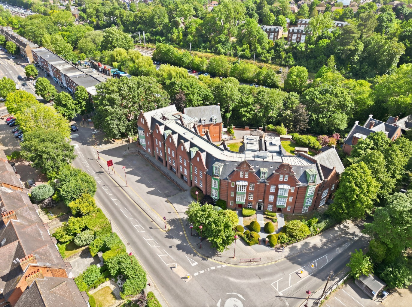 A turnkey Two-Bedroom Apartment in Central Radlett Village