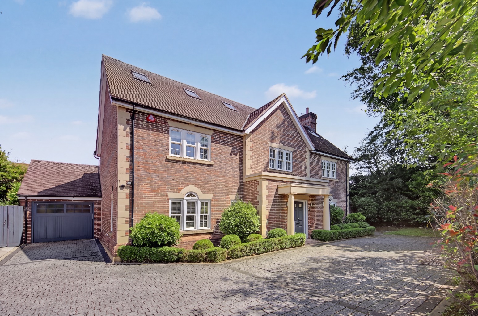 Substantial Gated Residence with Private Leisure Suite in Prime Radlett Location Substantial Gated Residence with Private Leisure Suite in Prime Radlett Location