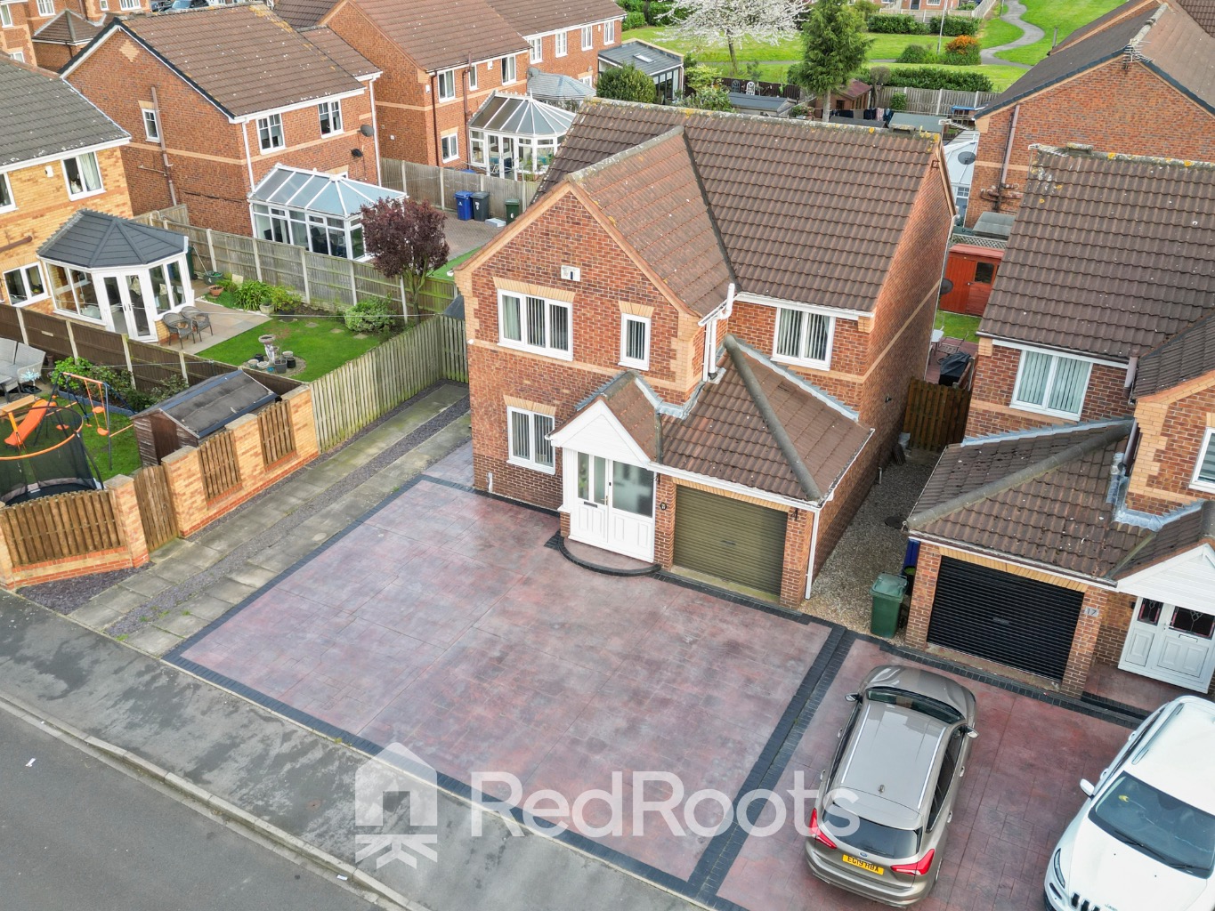 Superb 4-Bed Detached Family Home in Sought-After Bentley