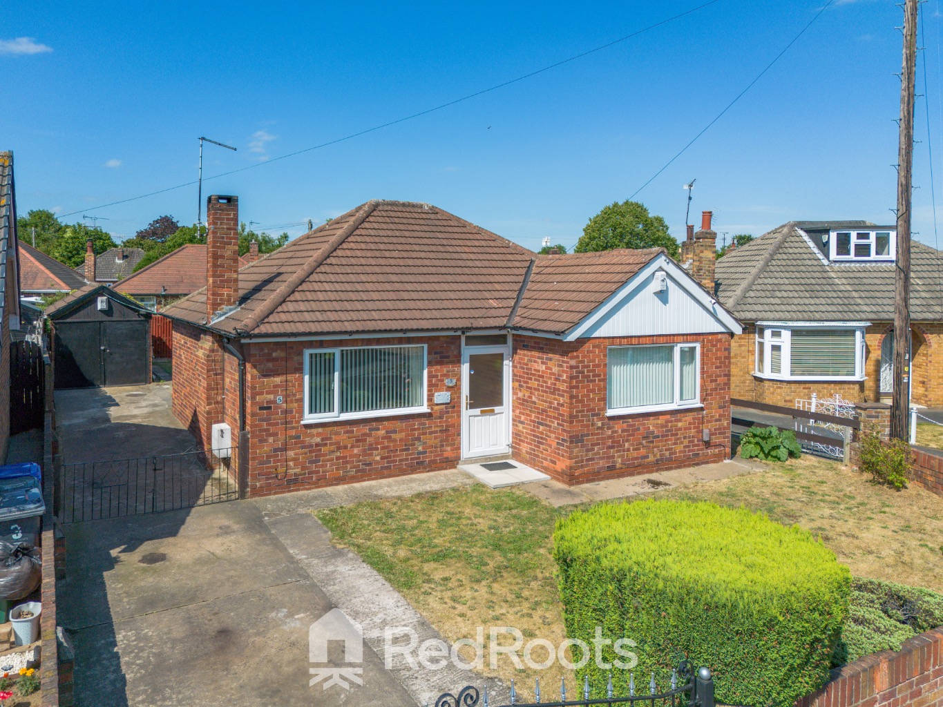 Charming 2-Bed Family Home in Desirable Scawthorpe Cul-de-Sac