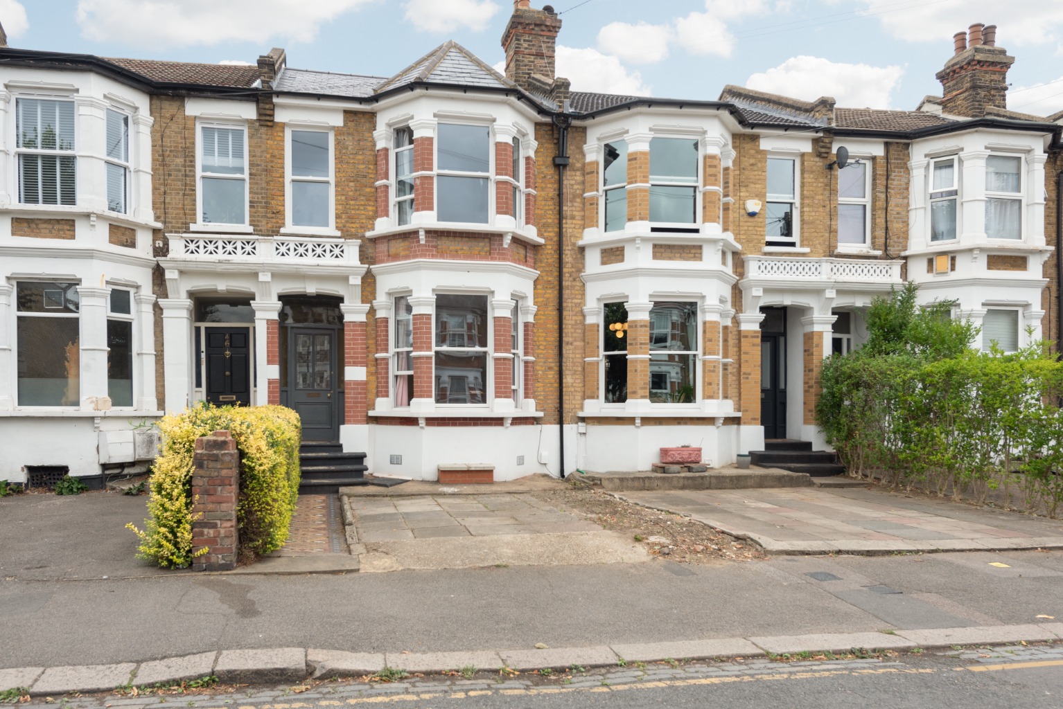 Recently renovated four bedroom terrace villa for sale in popular Upper Leytonstone Recently renovated four bedroom terrace villa for sale in popular Upper Leytonstone