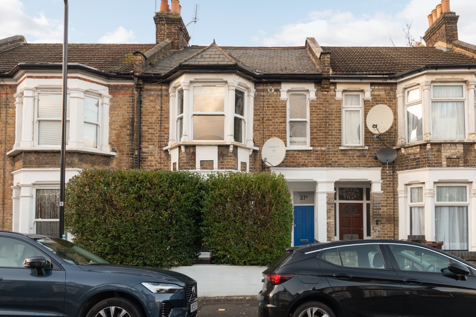 Spacious two bedroom ground floor flat for sale, chain free, in popular Leyton Spacious two bedroom ground floor flat for sale, chain free, in popular Leyton