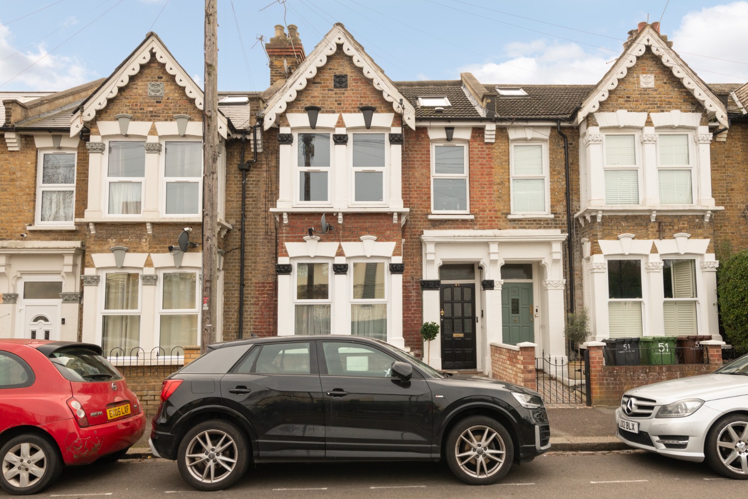 Charming two bedroom flat for sale in Leytonstone