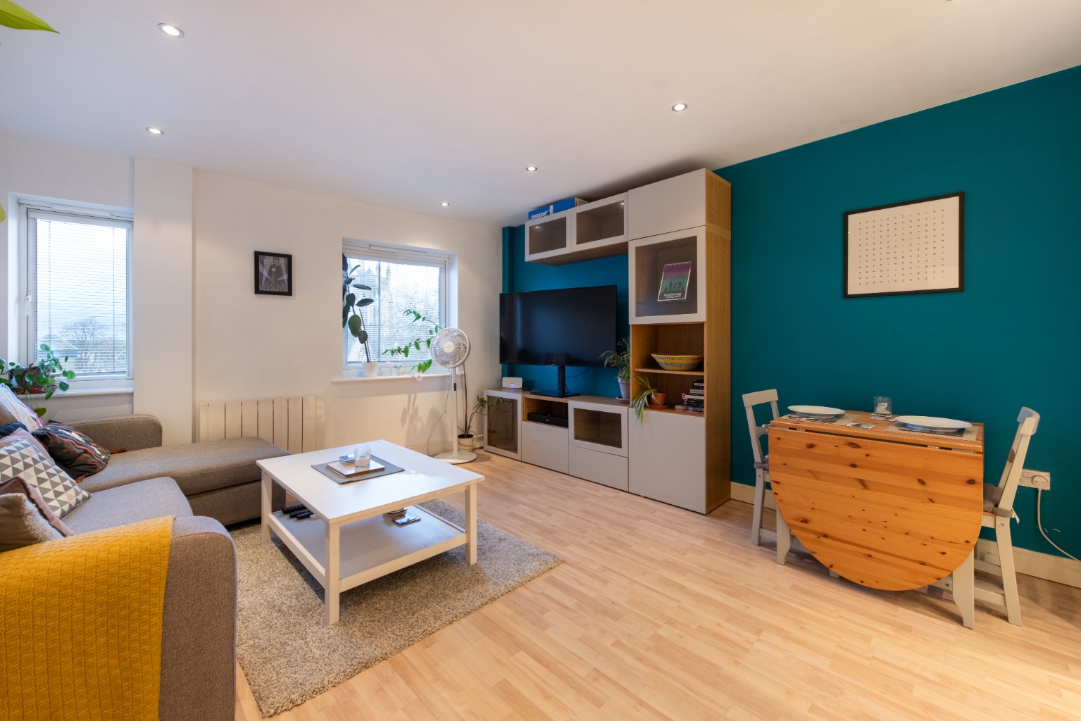 Spacious one bedroom flat for sale in the popular area of Leytonstone. Set in a purpose-built block. Spacious one bedroom flat for sale in the popular area of Leytonstone. Set in a purpose-built block.