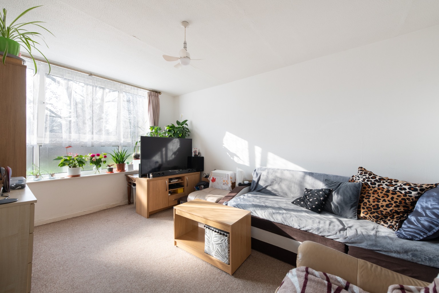 Lovely one bedroom, ground purpose built floor flat for sale in Forest Gate.