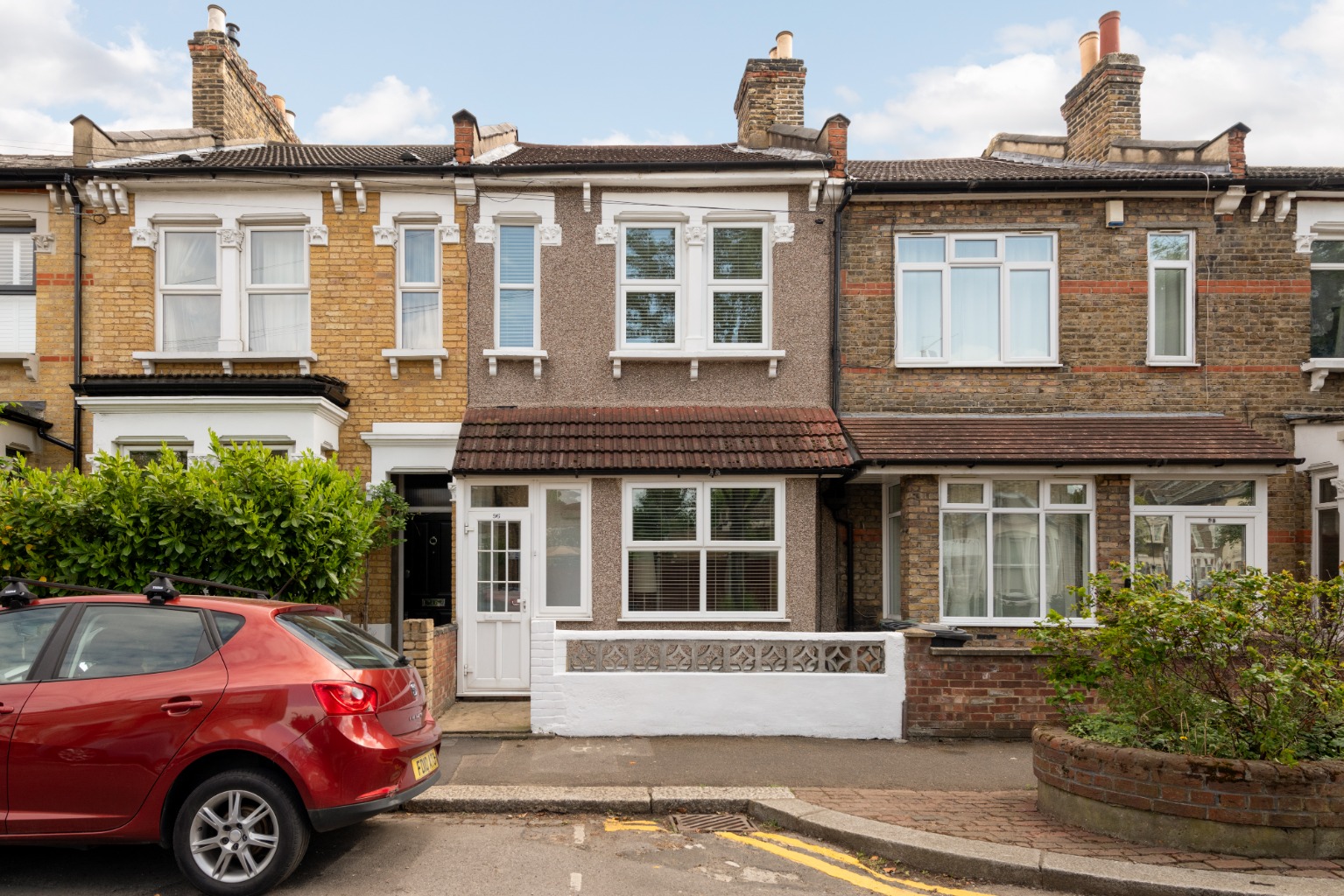Spacious, well-maintained two bedroom house for sale in Leytonstone
