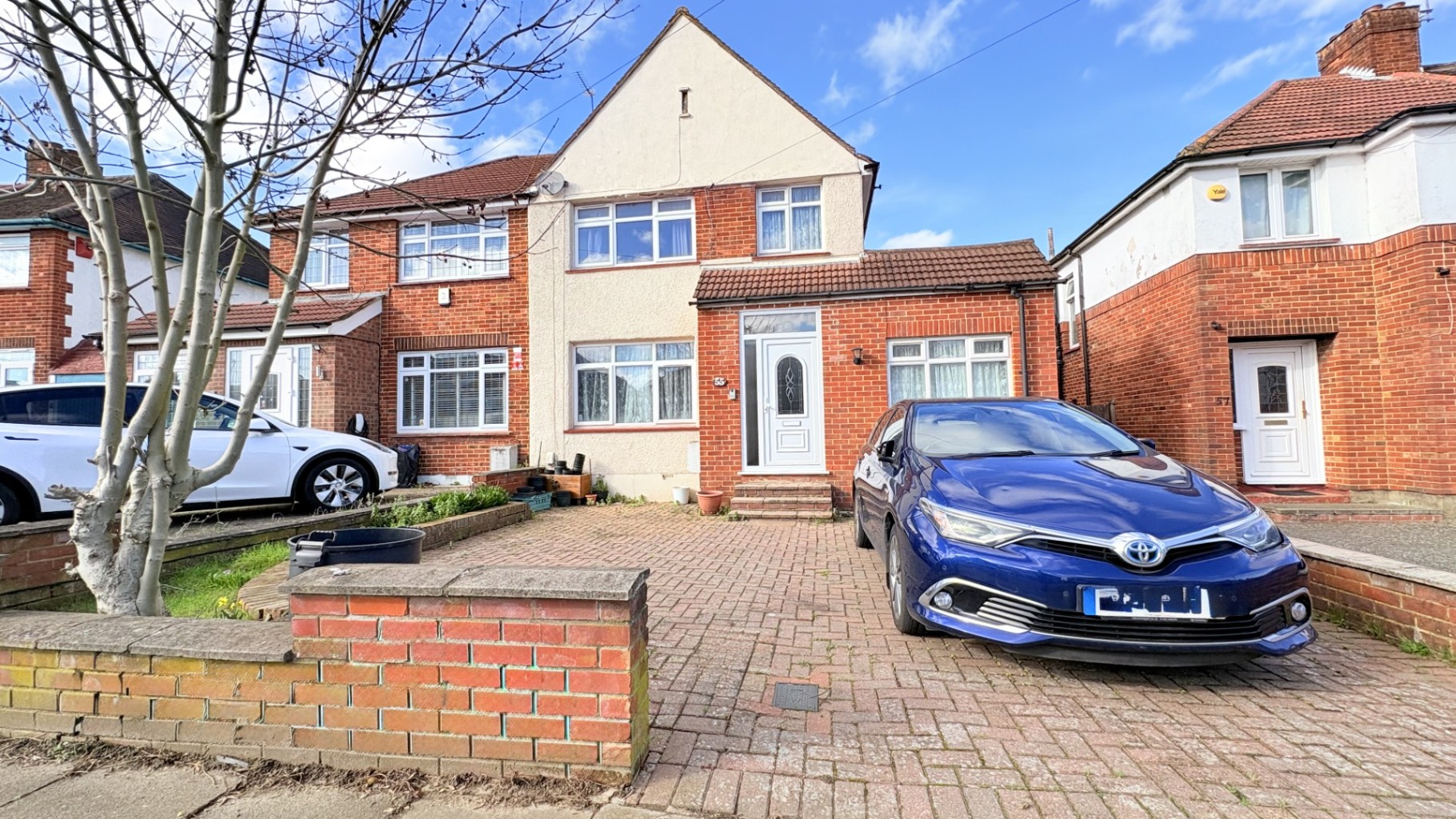 Extended Four Bedroom Semi-Detached House in Ruislip