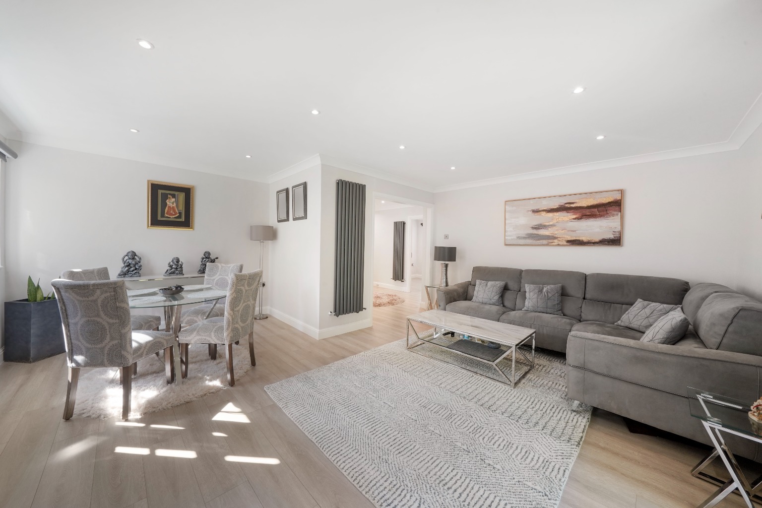 Beautifully Refurbished Ground Floor Apartment in Pinner Village Beautifully Refurbished Ground Floor Apartment in Pinner Village