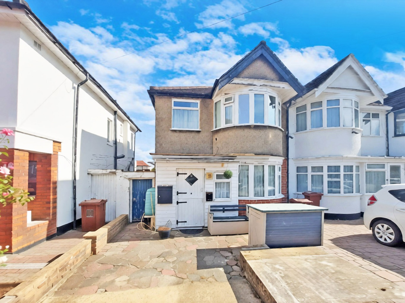 Classic 3 bedroom 1930's end terraced house. A great renovation project to enhance and extend. Classic 3 bedroom 1930's end terraced house. A great renovation project to enhance and extend.