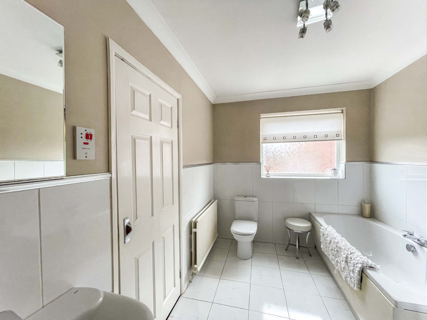 Pentre Road, Pontarddulais, Swansea, West Glamorgan, SA4 8HT