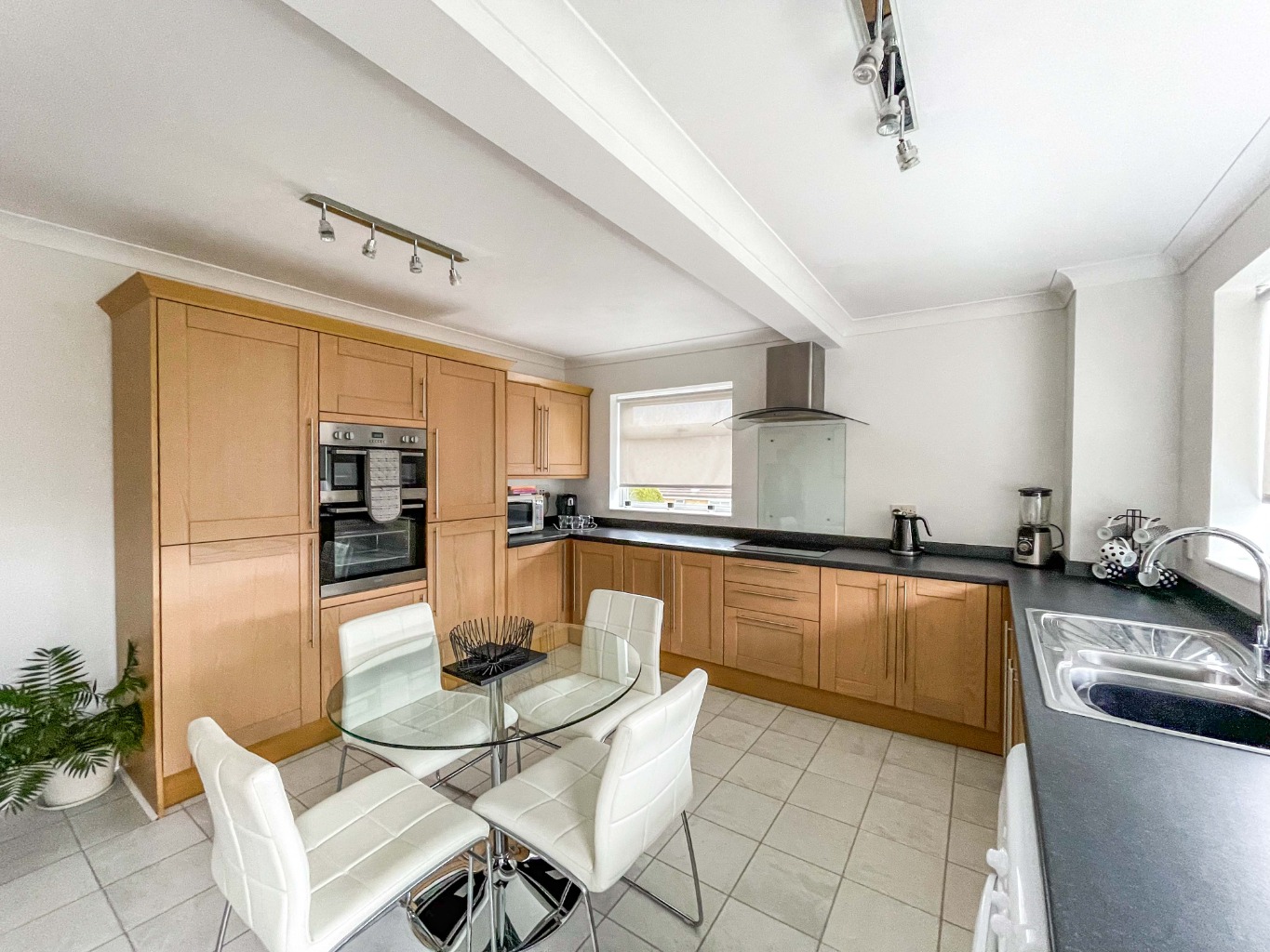 Pentre Road, Pontarddulais, Swansea, West Glamorgan, SA4 8HT