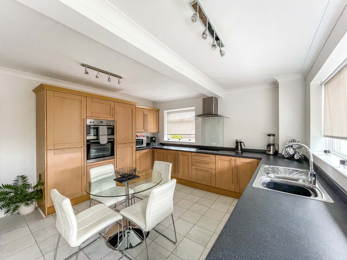 Pentre Road, Pontarddulais, Swansea, West Glamorgan, SA4 8HT