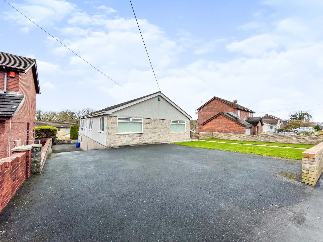 Pentre Road, Pontarddulais, Swansea, West Glamorgan, SA4 8HT