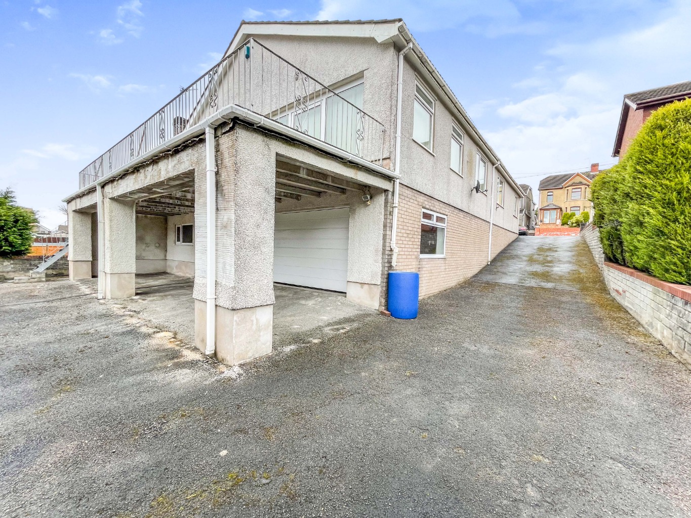 Pentre Road, Pontarddulais, Swansea, West Glamorgan, SA4 8HT