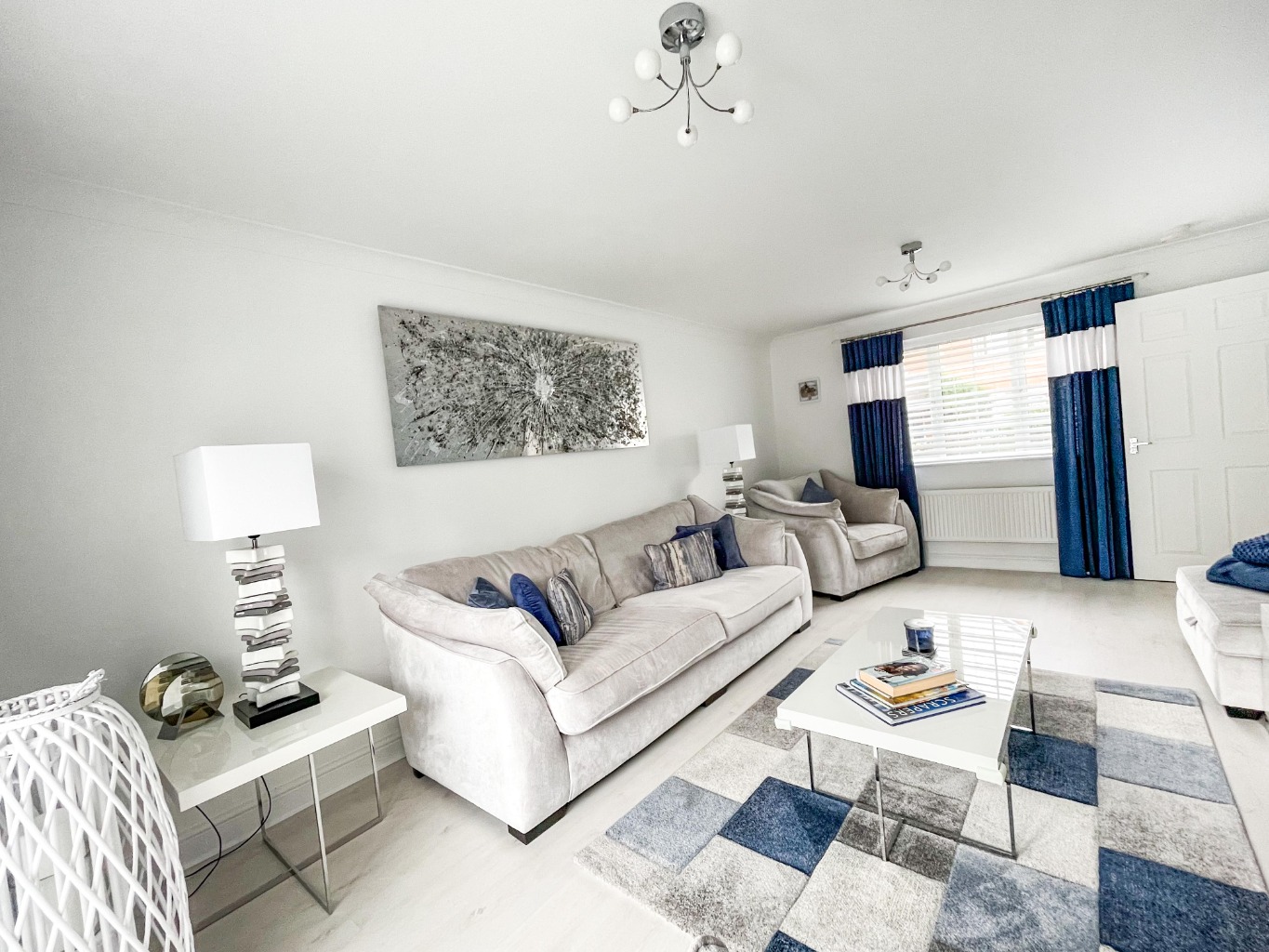 Clos Brynlliw, Grovesend, Swansea, West Glamorgan, SA4 8DF