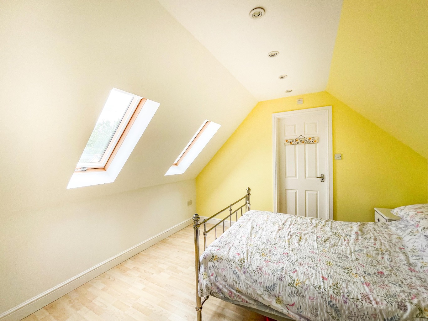 Clos Brynlliw, Grovesend, Swansea, West Glamorgan, SA4 8DF