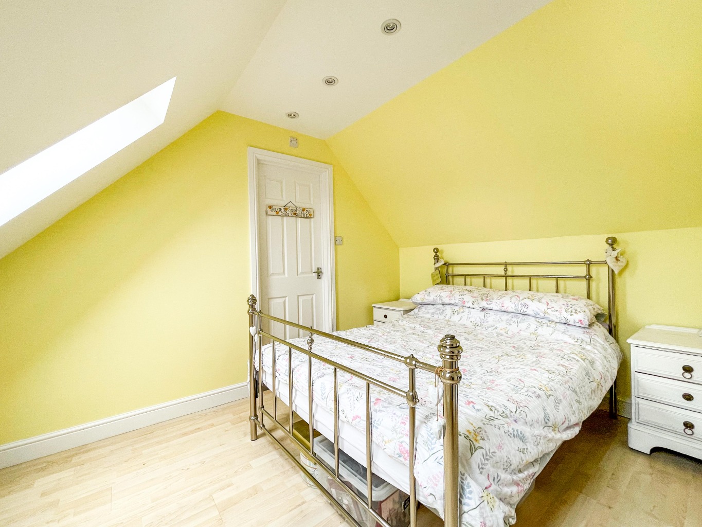 Clos Brynlliw, Grovesend, Swansea, West Glamorgan, SA4 8DF
