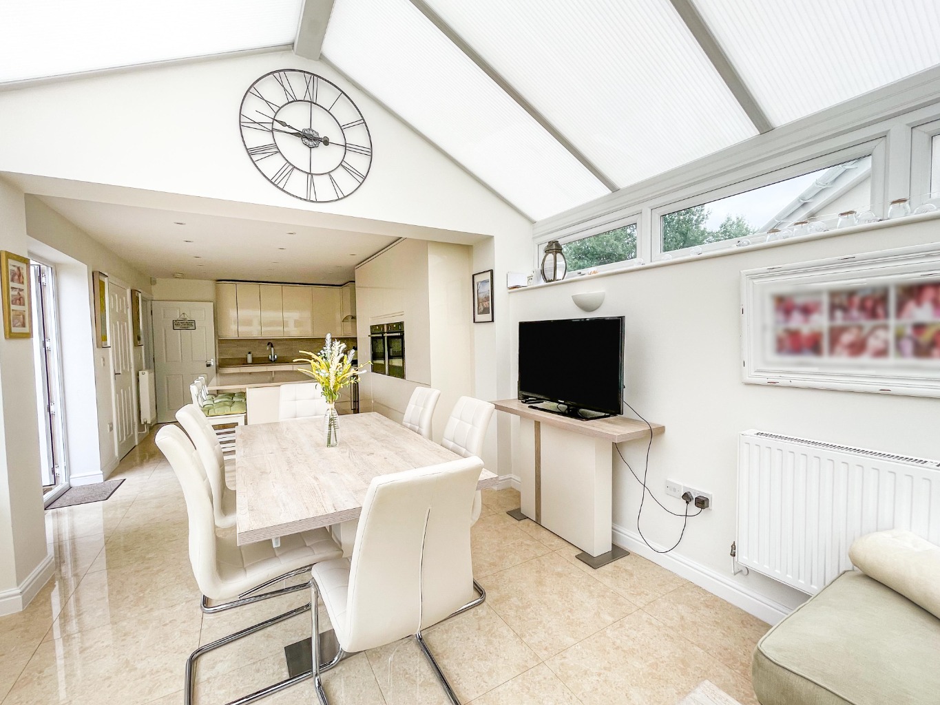 Clos Brynlliw, Grovesend, Swansea, West Glamorgan, SA4 8DF