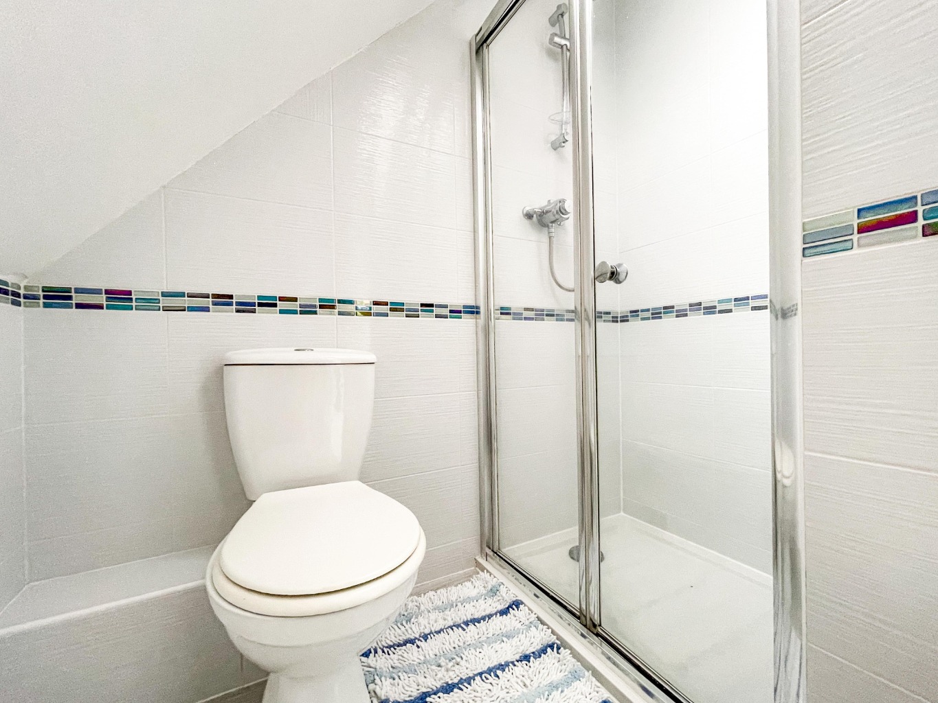 Clos Brynlliw, Grovesend, Swansea, West Glamorgan, SA4 8DF