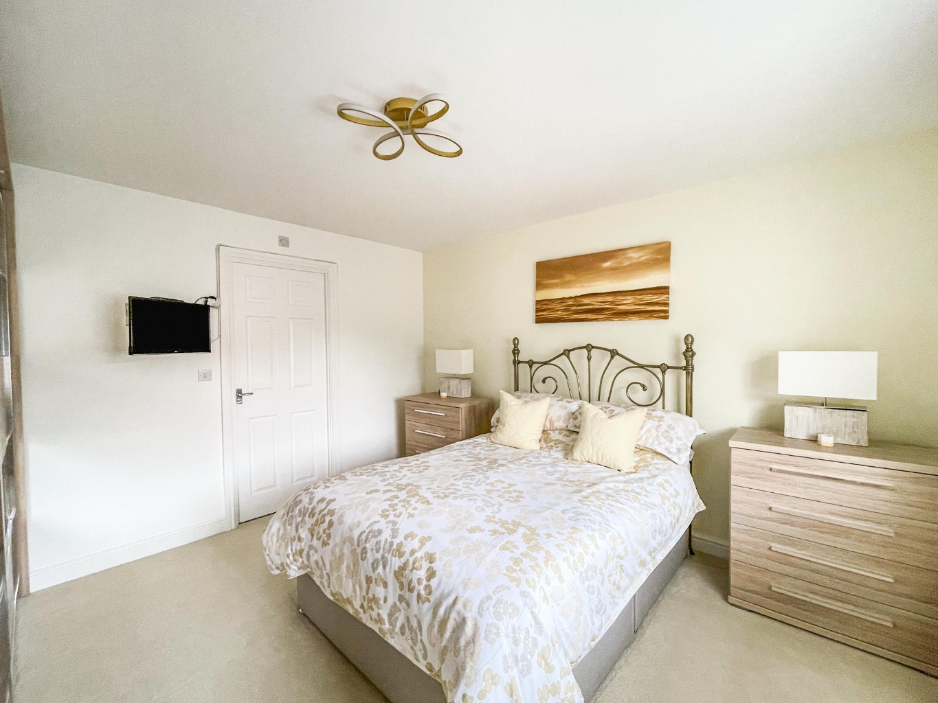 Clos Brynlliw, Grovesend, Swansea, West Glamorgan, SA4 8DF