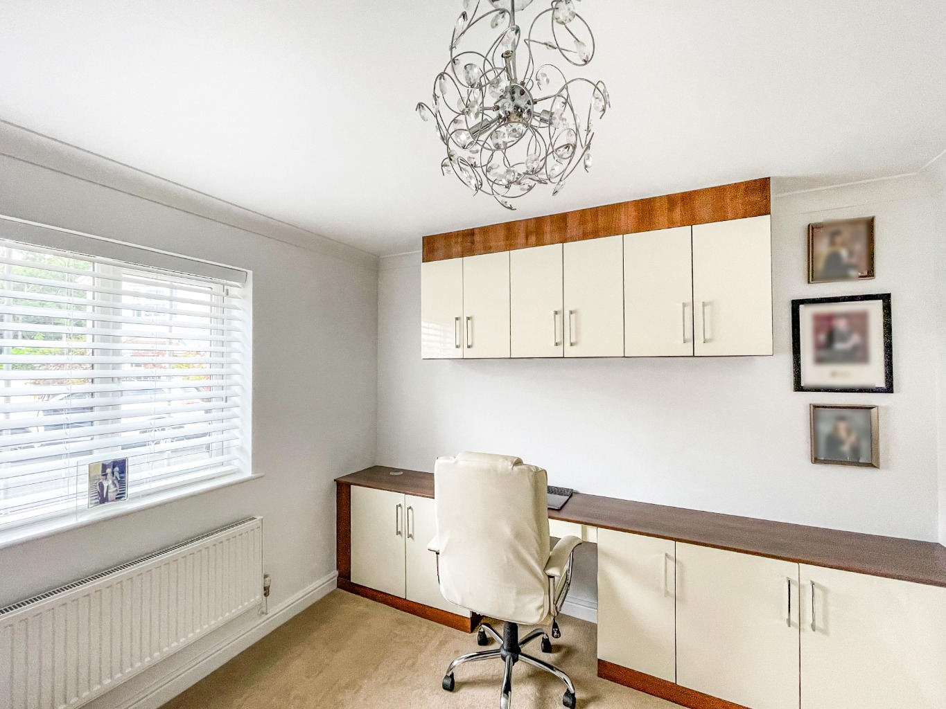 Clos Brynlliw, Grovesend, Swansea, West Glamorgan, SA4 8DF