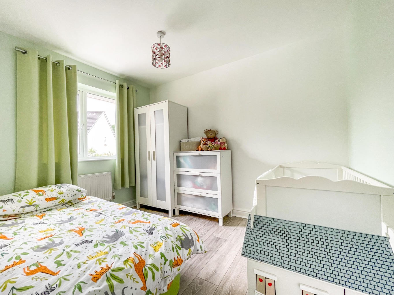 Clos Brynlliw, Grovesend, Swansea, West Glamorgan, SA4 8DF