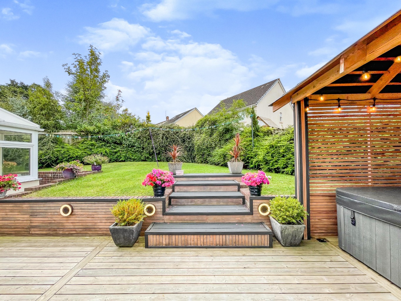 Clos Brynlliw, Grovesend, Swansea, West Glamorgan, SA4 8DF