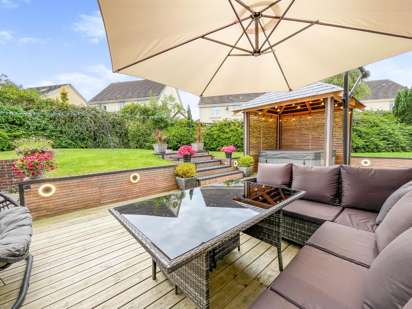 Clos Brynlliw, Grovesend, Swansea, West Glamorgan, SA4 8DF