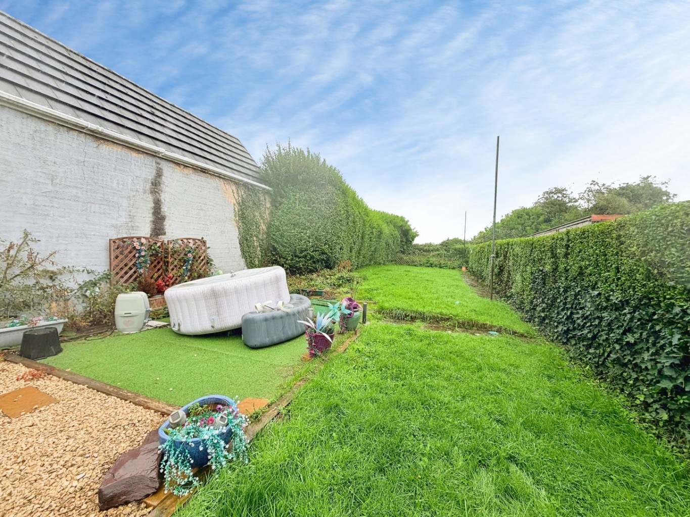 Pontardulais Road, Llangennech, Llanelli, Carmarthenshire, SA14 8YE