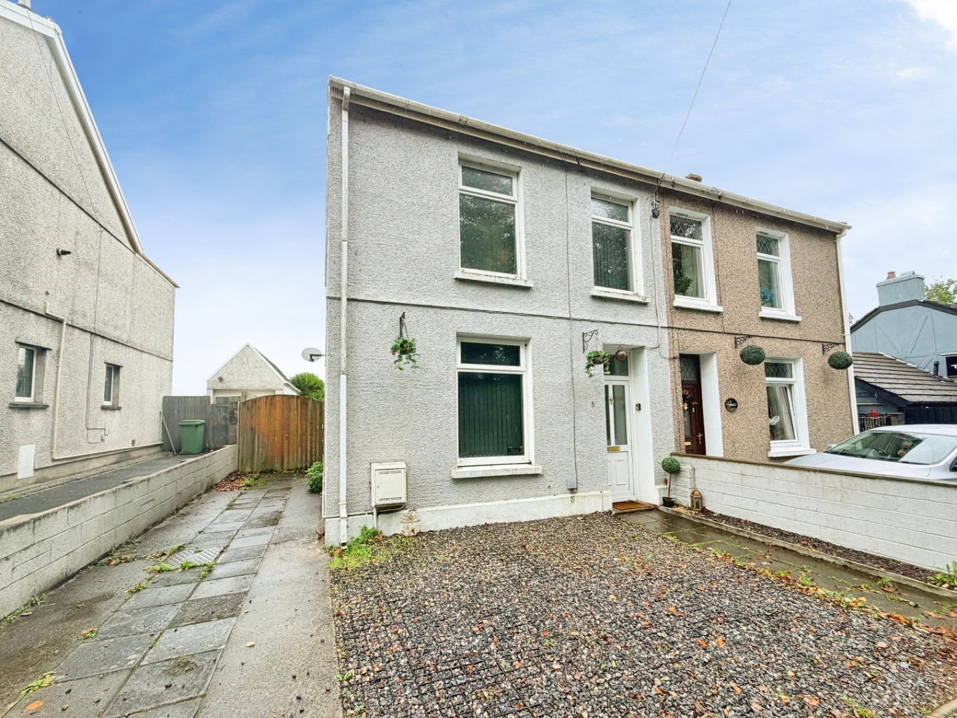 Pontardulais Road, Llangennech, Llanelli, Carmarthenshire, SA14 8YE