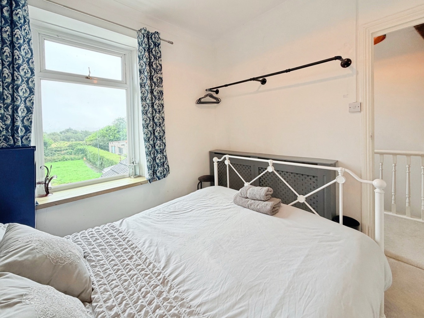 Pontardulais Road, Llangennech, Llanelli, Carmarthenshire, SA14 8YE
