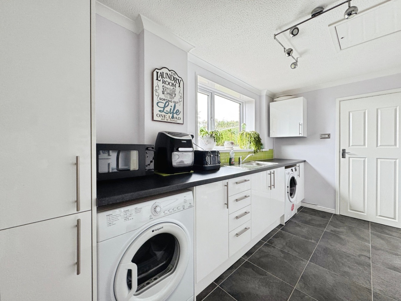 Clos Y Morfa, Gorseinon, Swansea, West Glamorgan, SA4 4JY