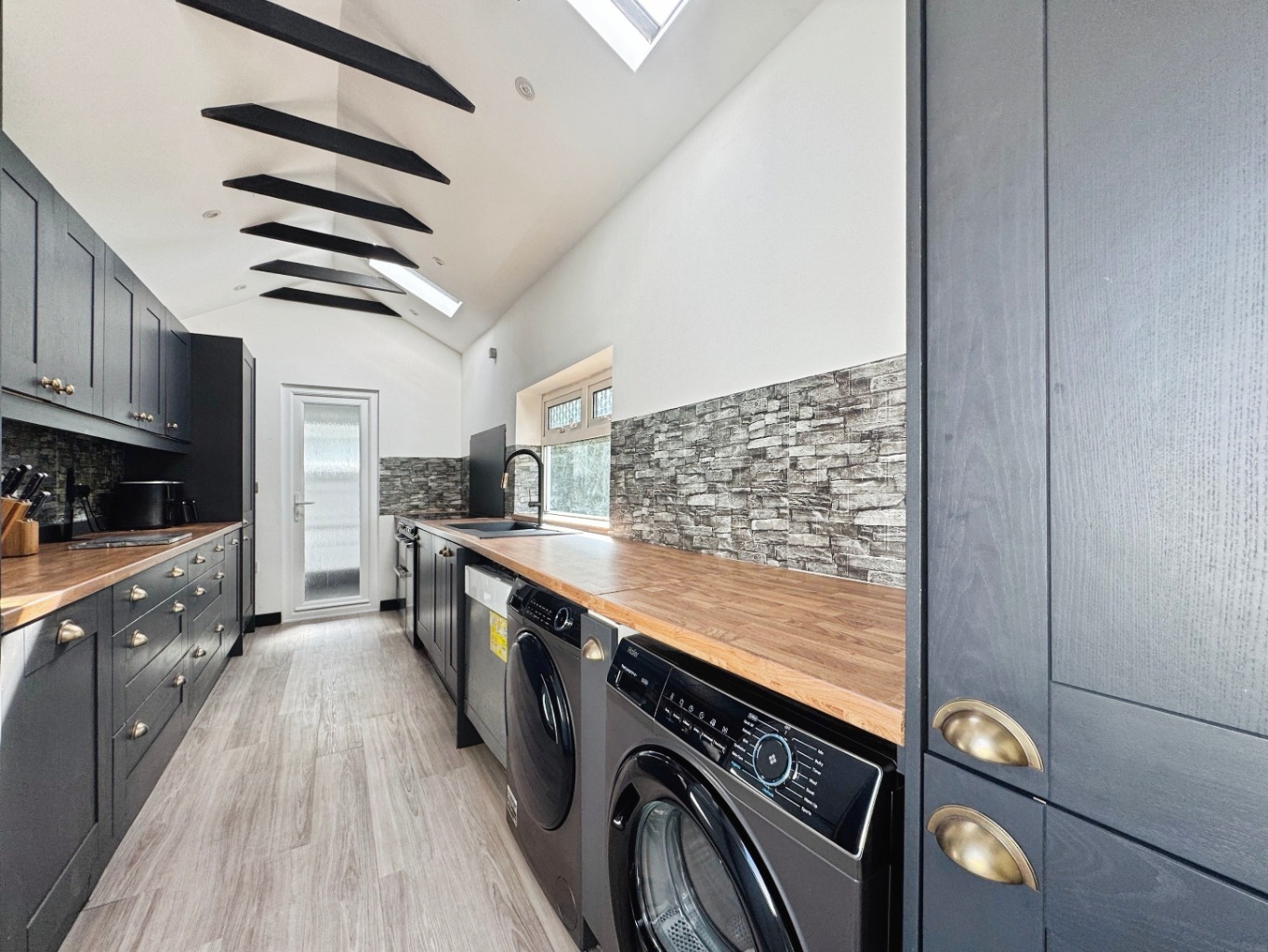 Bethesda Road, Tumble, Llanelli, Carmarthenshire, SA14 6LL