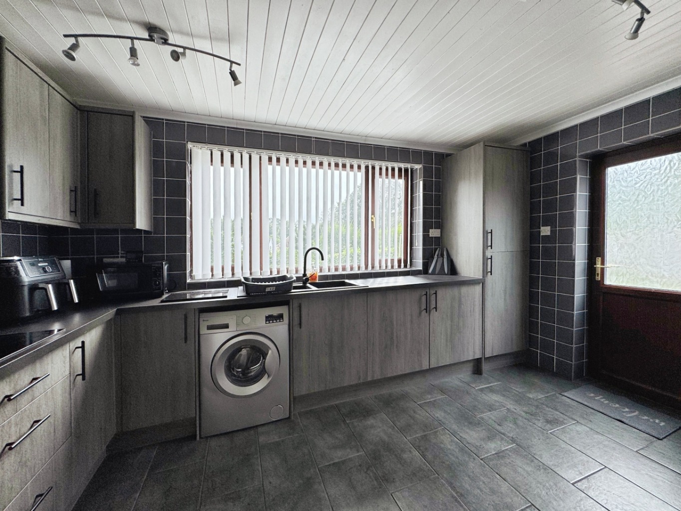 Heol Y Twyn, Pontlliw, Swansea, West Glamorgan, SA4 9EU