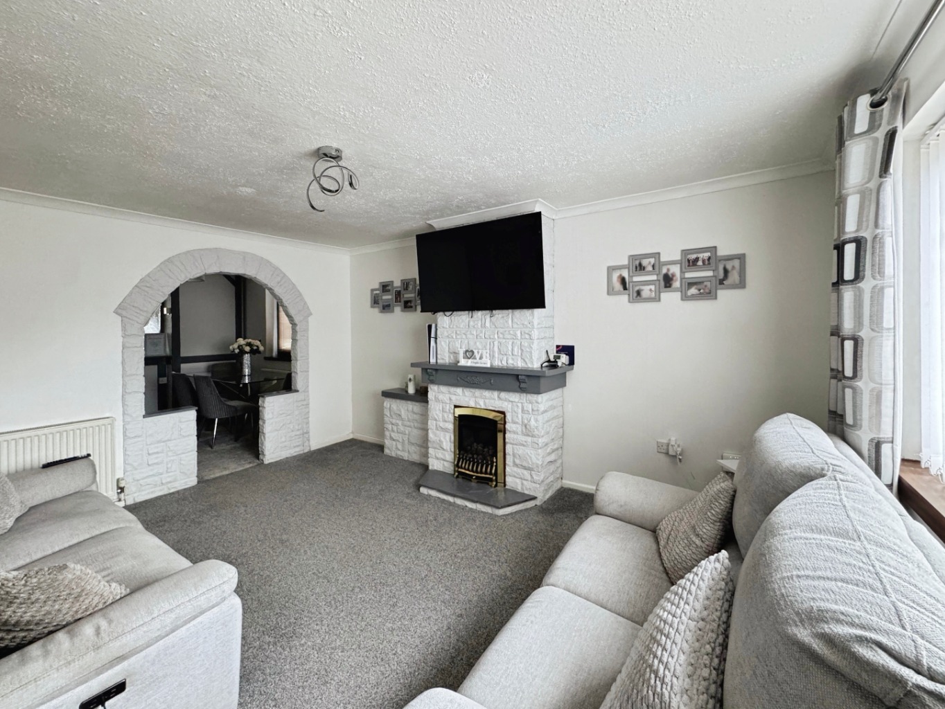 Heol Y Twyn, Pontlliw, Swansea, West Glamorgan, SA4 9EU