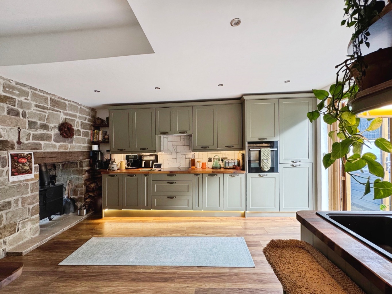 Longsight, Upper Mill, Pontarddulais, Swansea, West Glamorgan, SA4 8NQ
