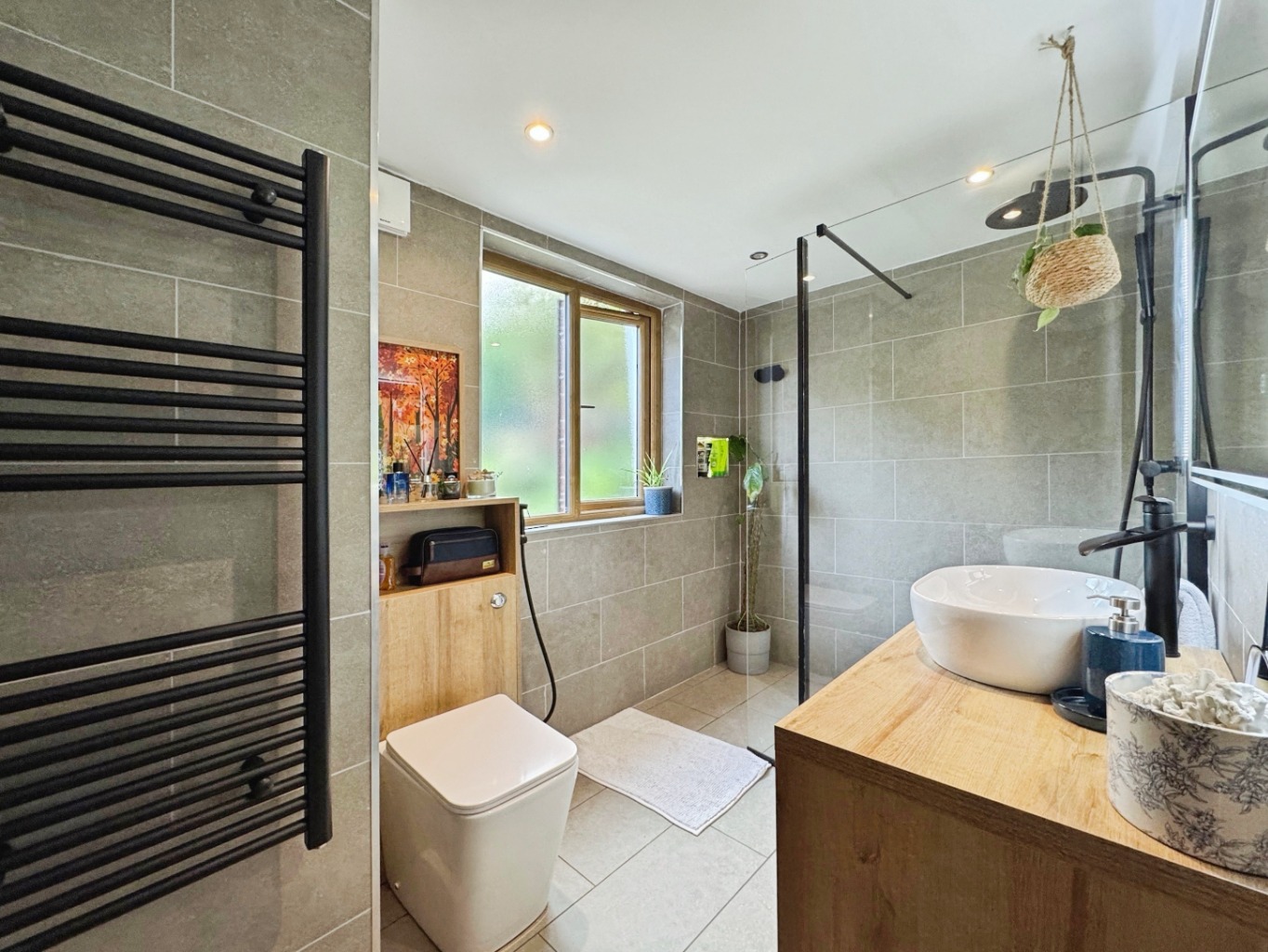 Longsight, Upper Mill, Pontarddulais, Swansea, West Glamorgan, SA4 8NQ