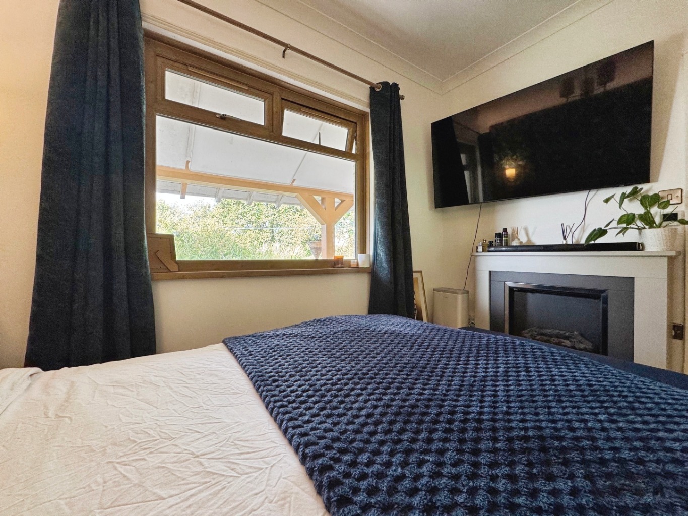 Longsight, Upper Mill, Pontarddulais, Swansea, West Glamorgan, SA4 8NQ