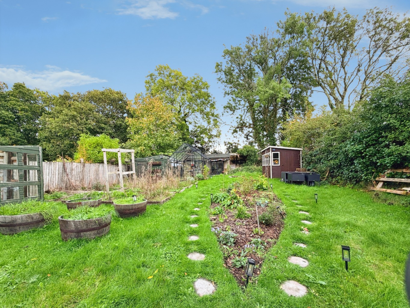 Longsight, Upper Mill, Pontarddulais, Swansea, West Glamorgan, SA4 8NQ