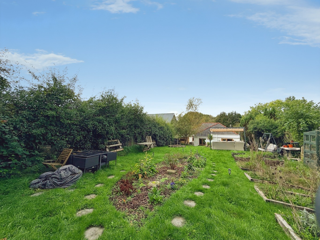 Longsight, Upper Mill, Pontarddulais, Swansea, West Glamorgan, SA4 8NQ