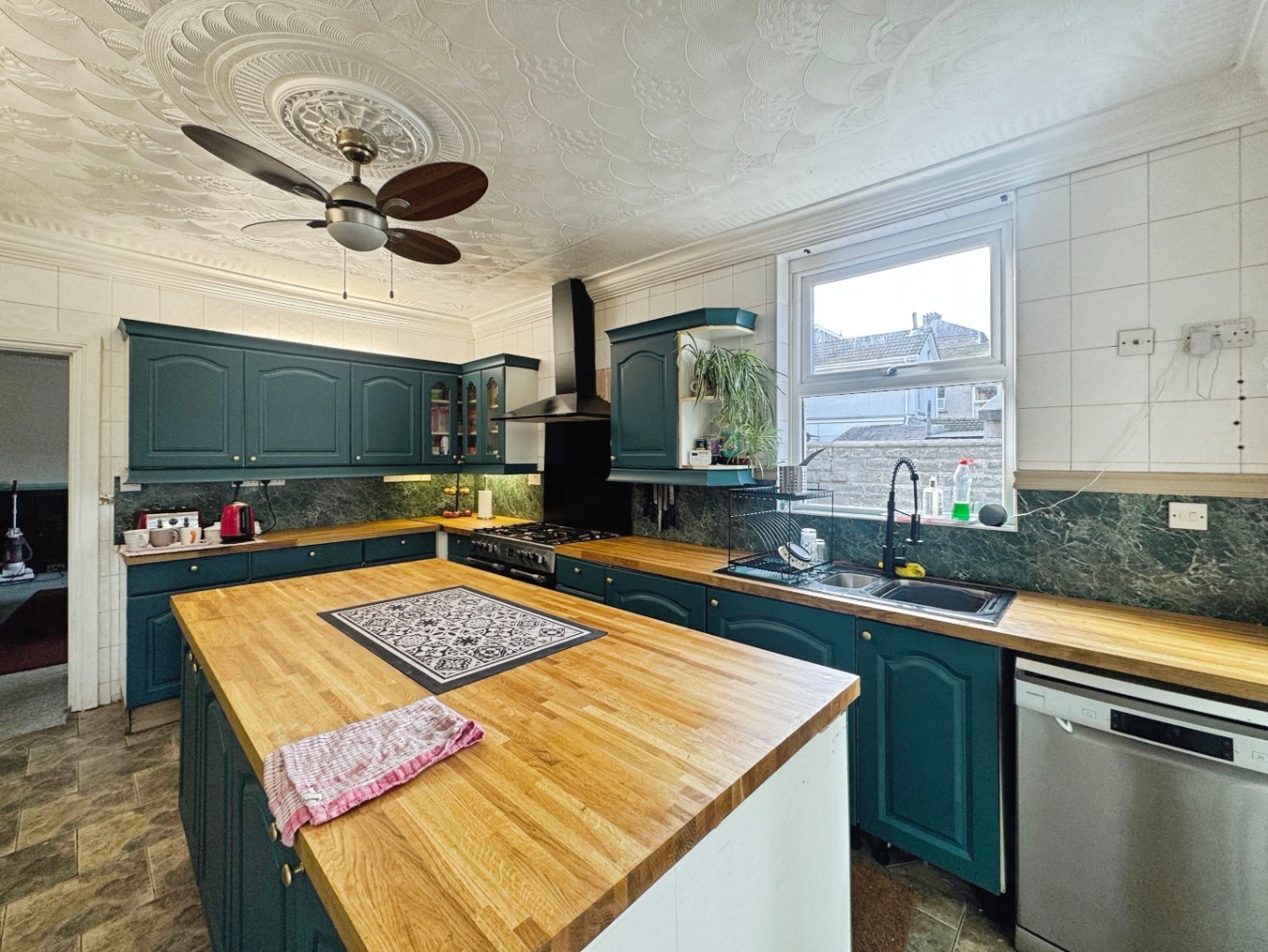 Afon Road, Llangennech, Llanelli, Carmarthenshire, SA14 8TS
