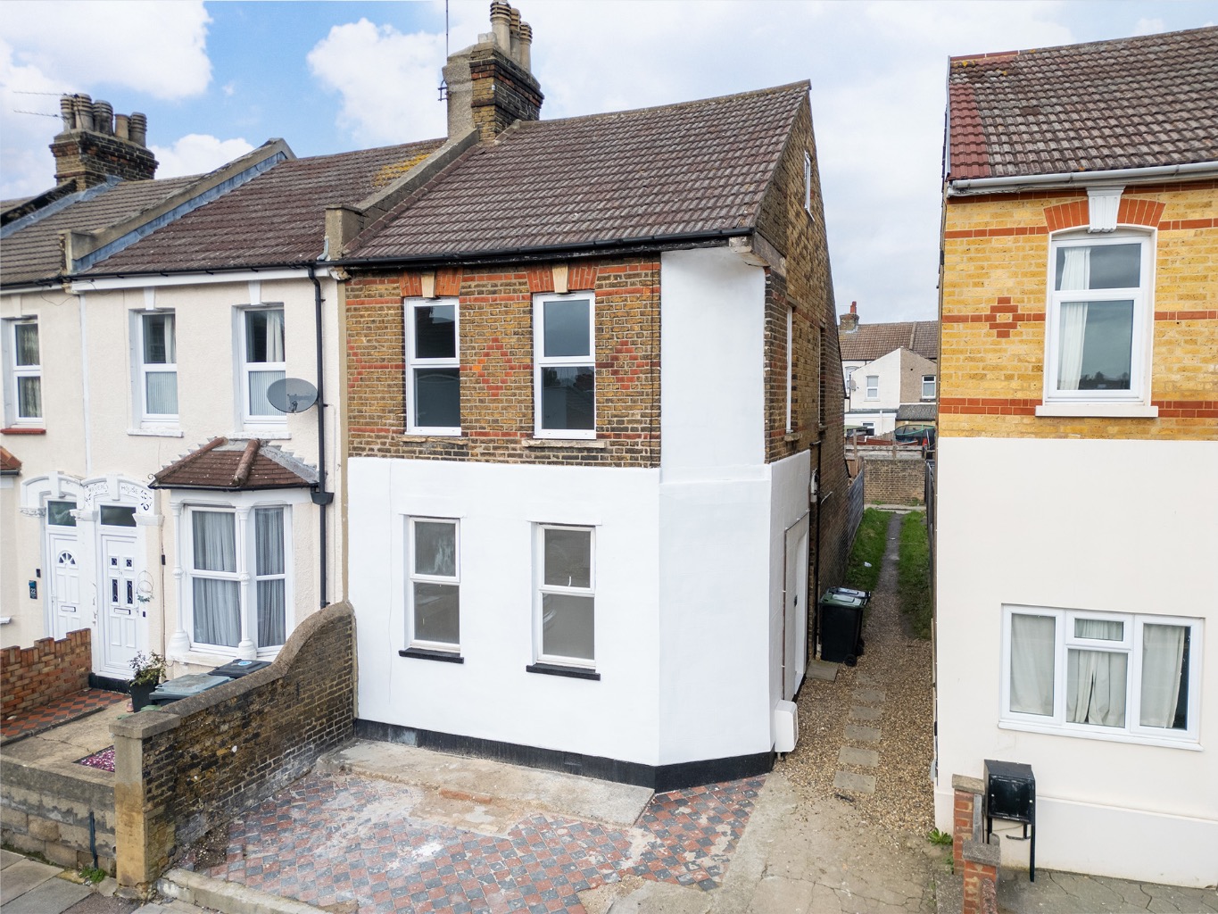 Refurbished One Bedroom Ground Floor Maisonette