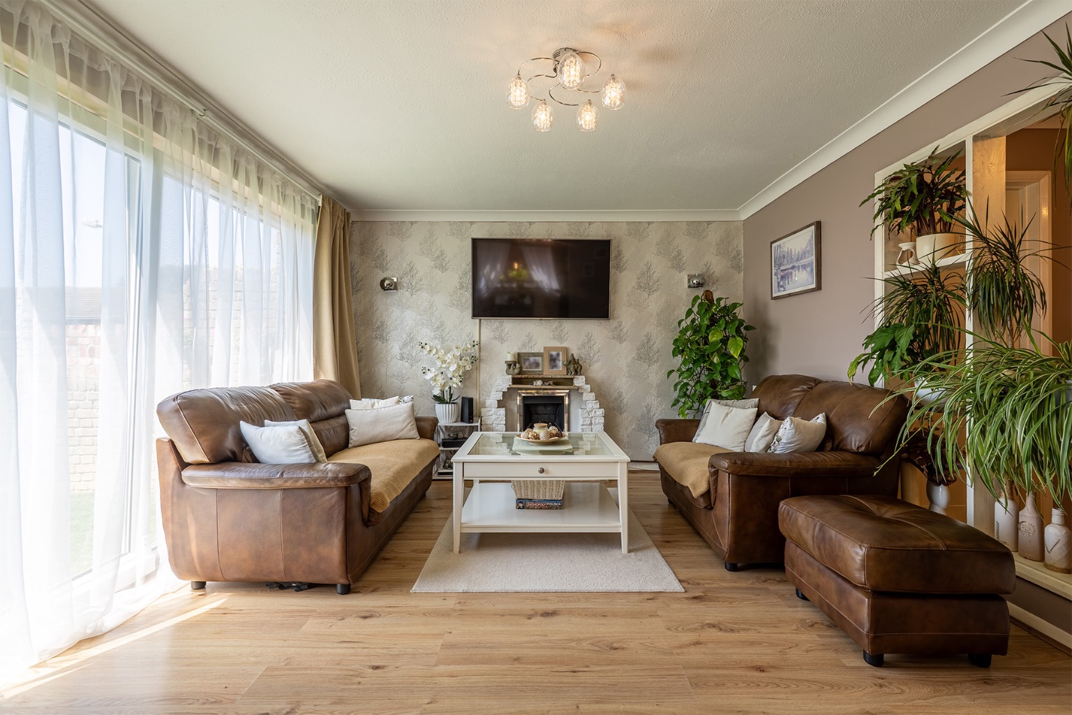 Four Bedroom End of Terrace House