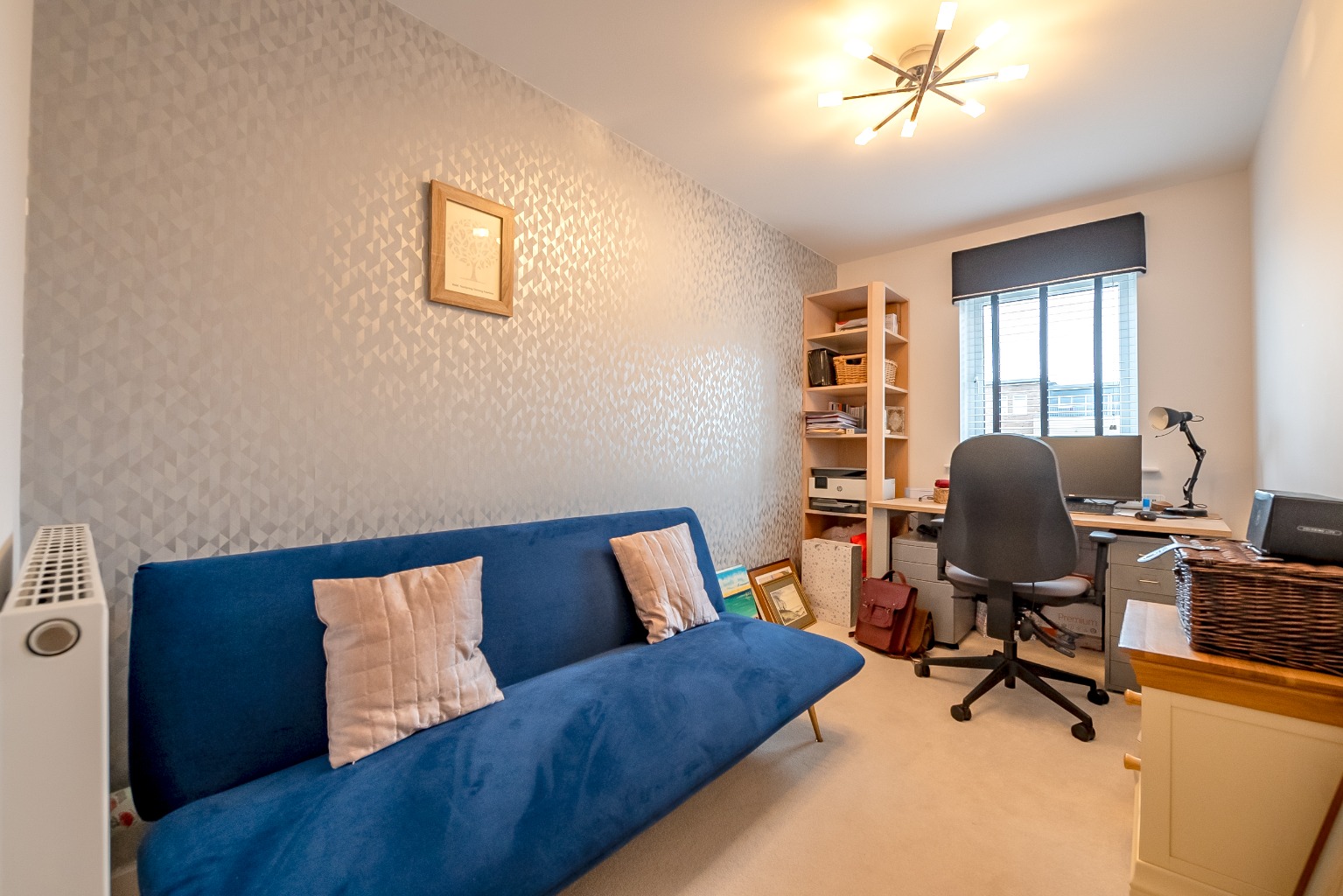 PICTURESQUE RIVER VIEWS, EXCEPTIONAL ENTERTAINING SPACE AND A PRIVATE WRAPAROUND SUN TERRACE Property image 13