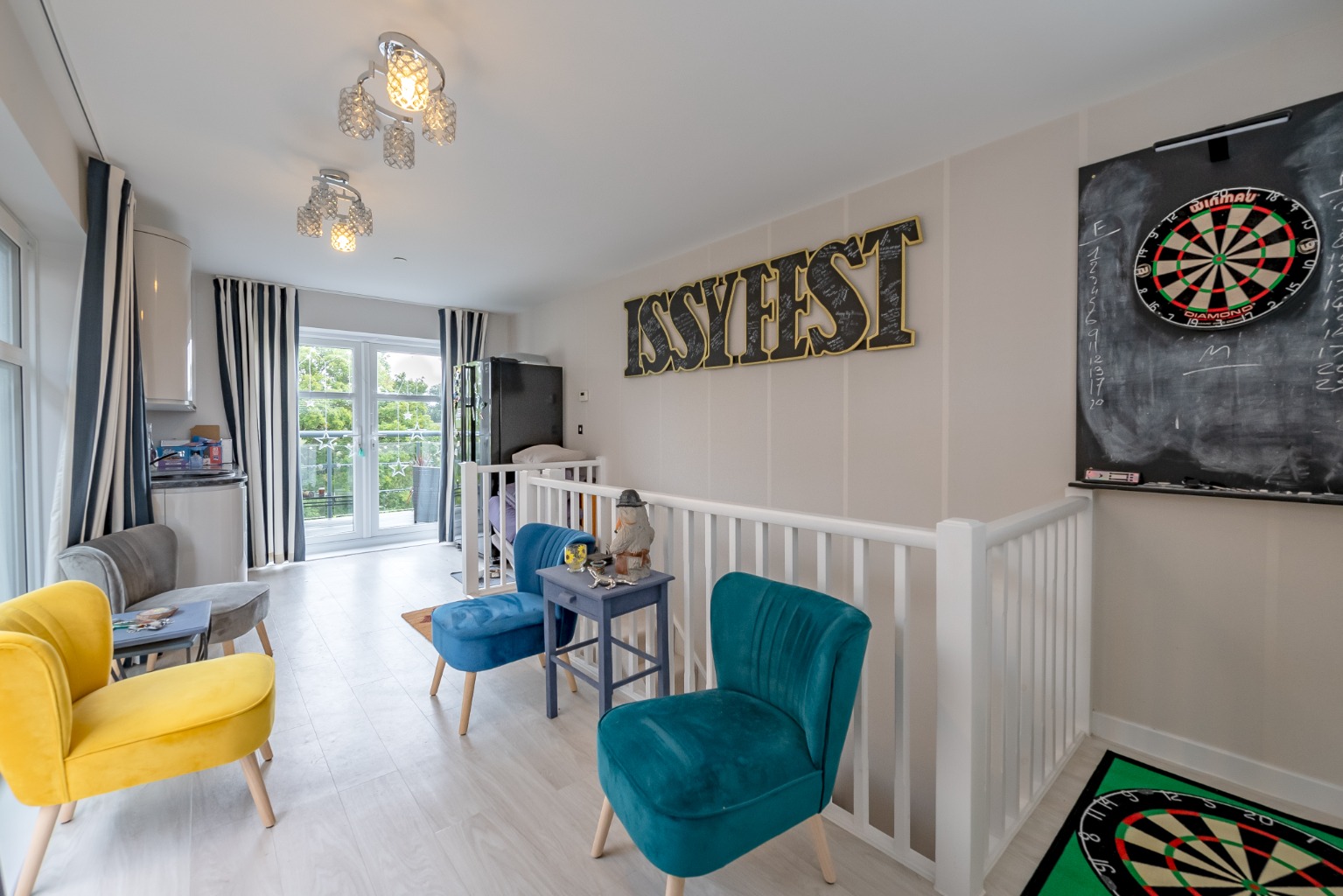 PICTURESQUE RIVER VIEWS, EXCEPTIONAL ENTERTAINING SPACE AND A PRIVATE WRAPAROUND SUN TERRACE Property image 14