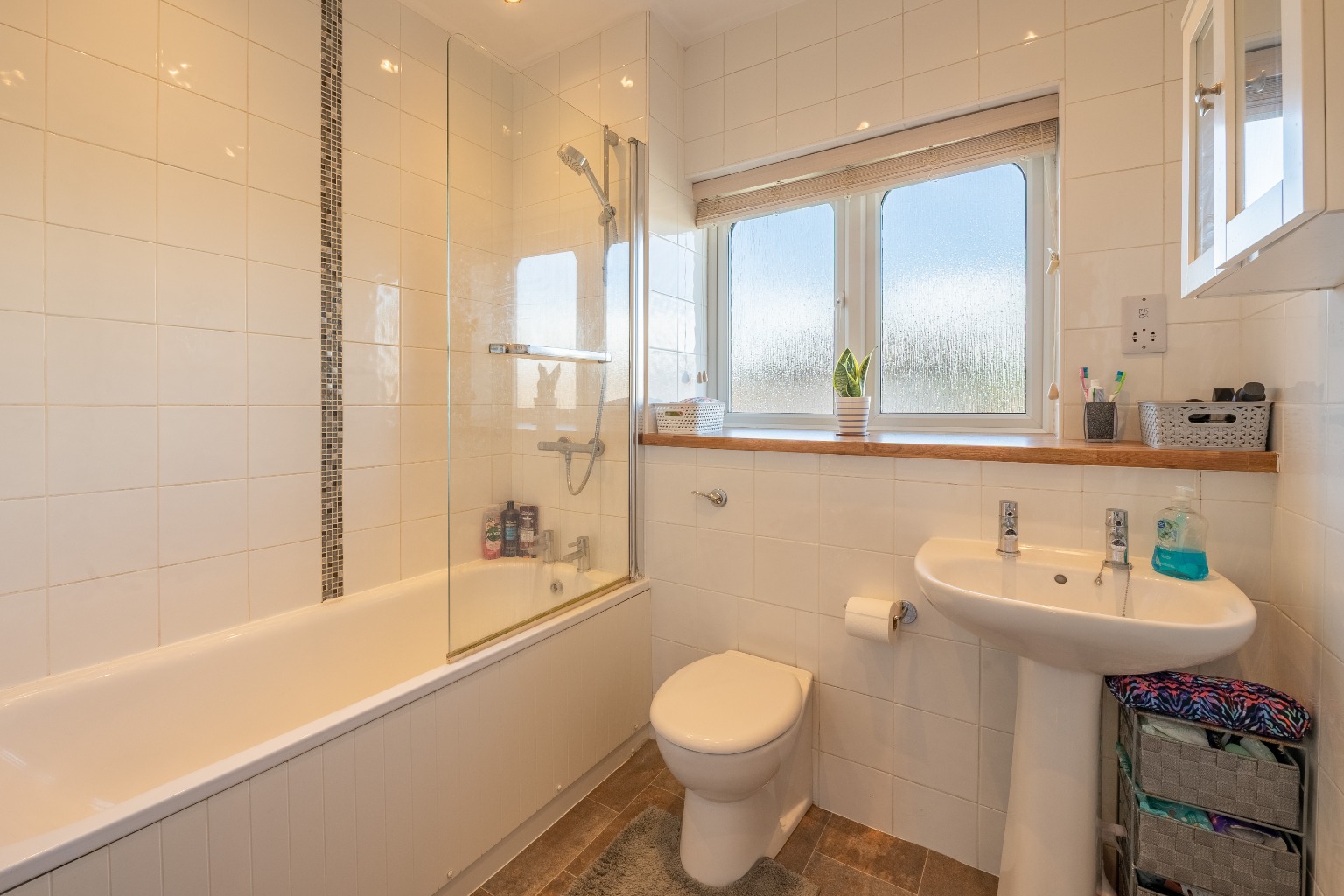 Spacious One-Bedroom Apartment in Andrew Road, Prime Location Property image 7