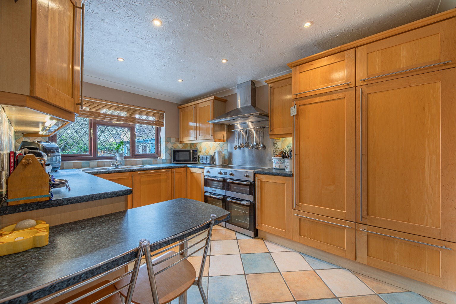 4 Bedroom detached house for sale Property image 3